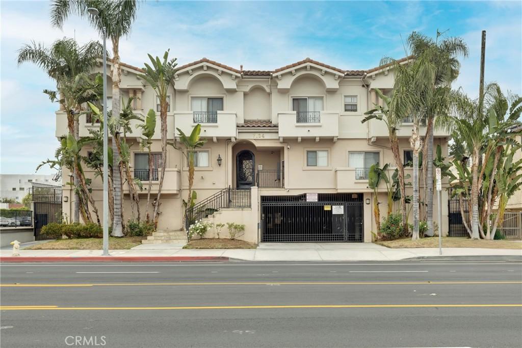 7124 Woodman #3 Van Nuys CA 91405 | MLS #BB26069428 45 MLS #BB26069428 image #0