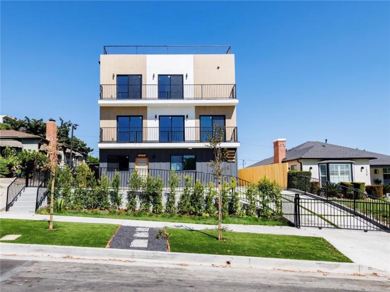 S Longwood AV #1 Los Angeles CA 90019 | MLS #BB26158746 45 MLS #BB26158746 image #0