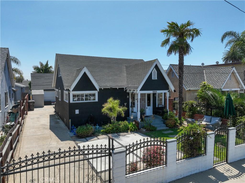 MLS #CV25057028 image #0