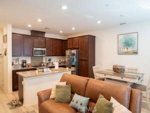 MLS #CV25165313 image #0