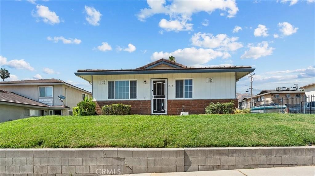 MLS #CV25165901 image #0