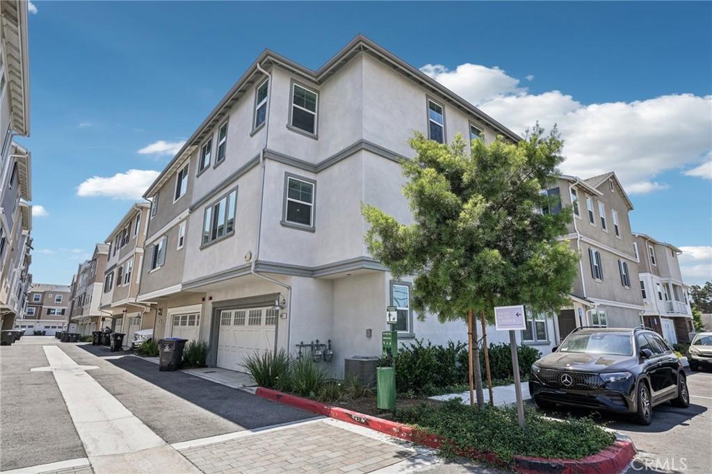 MLS #CV25181867 image #0