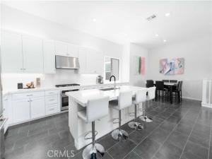 MLS #CV25183501 image #0