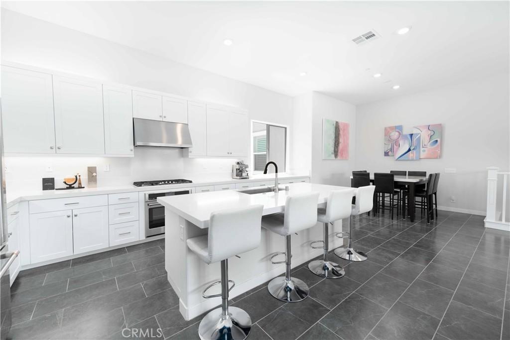 MLS #CV25183501 image #0