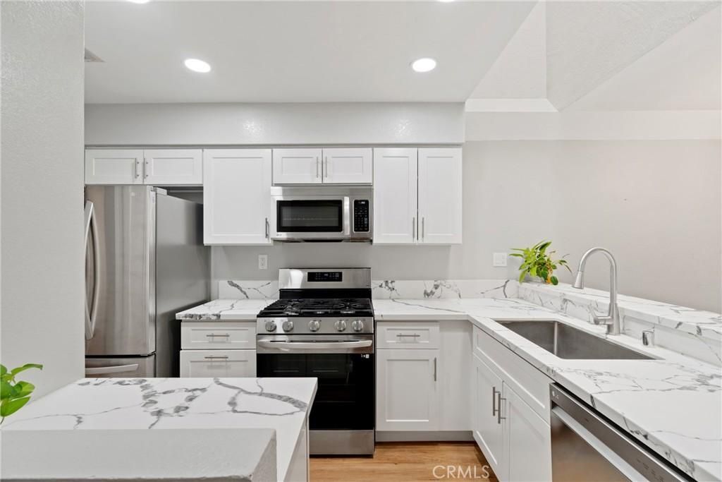 MLS #CV25197108 image #0