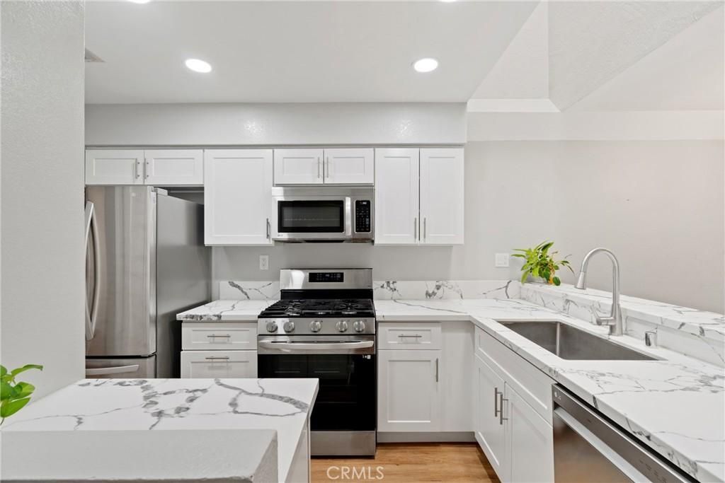 MLS #CV25197108 image #0