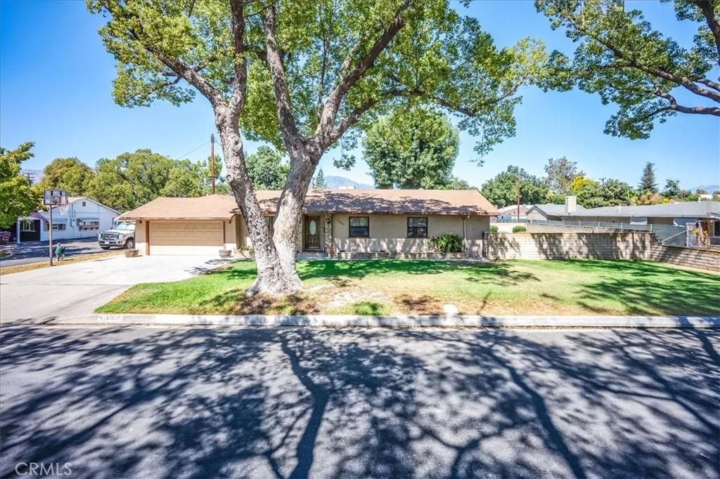 MLS #CV25207213 image #0