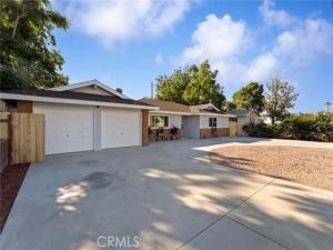 MLS #CV25214635 image #0