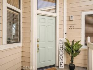 MLS #CV25218715 image #0