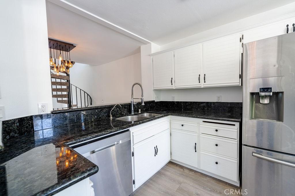 MLS #CV25221159 image #0