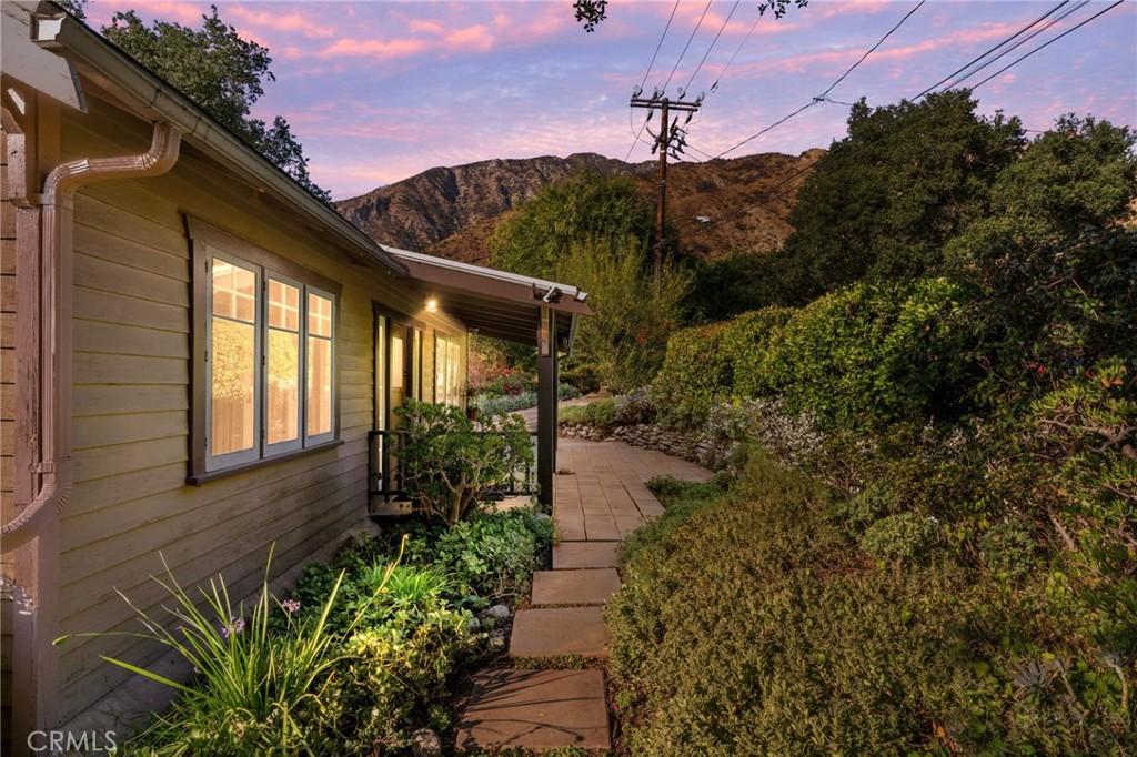 MLS #CV25223116 image #0