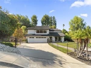 MLS #CV25233101 image #0