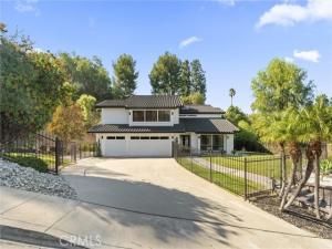 MLS #CV25233101 image #0