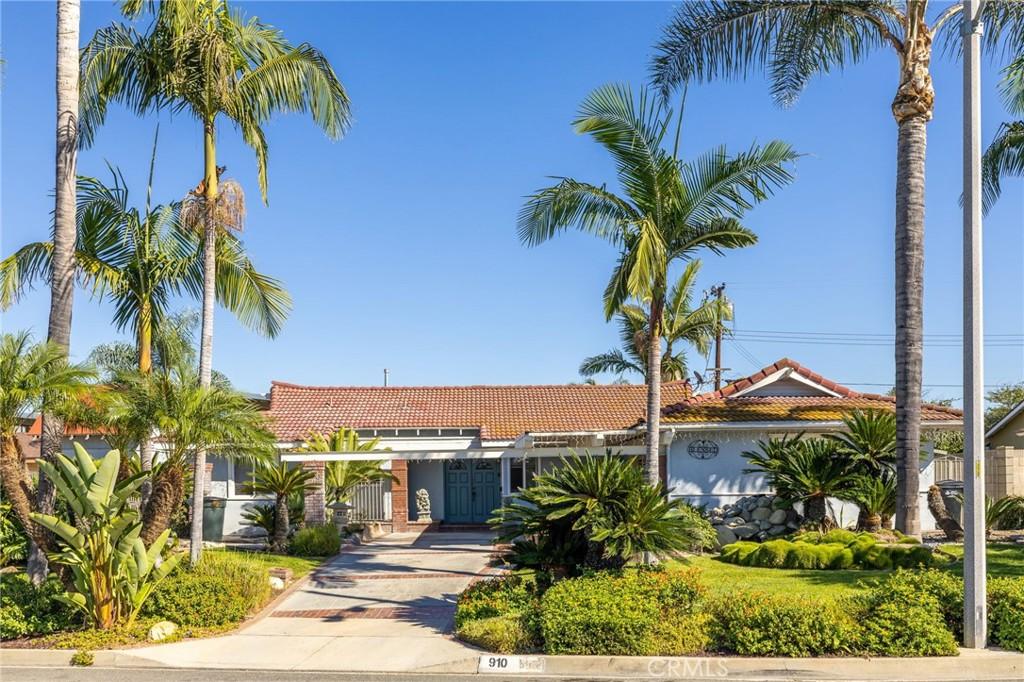 MLS #CV25236134 image #0