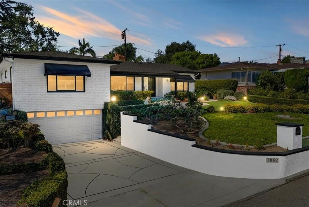 MLS #CV25237632 image #0