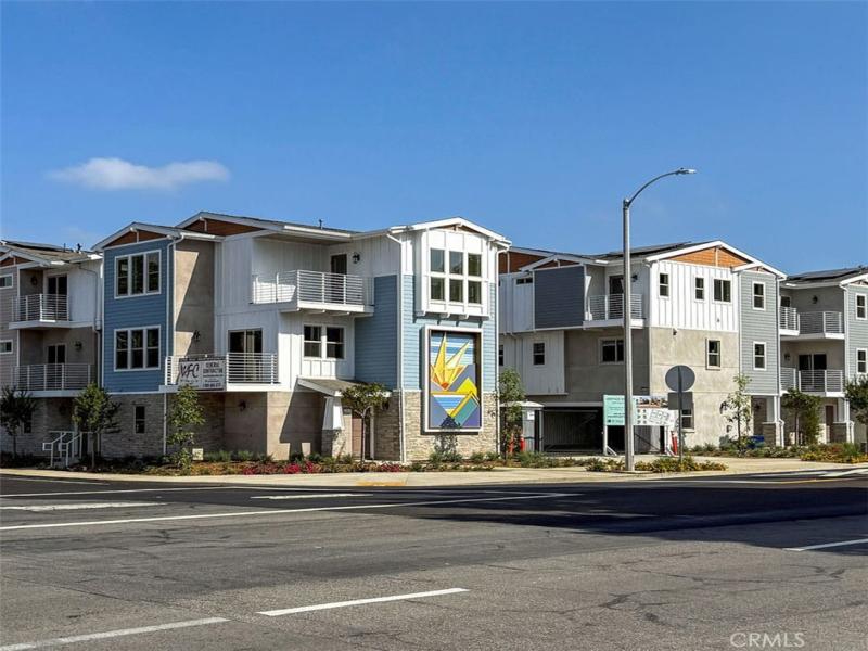 MLS #CV25238593 image #0