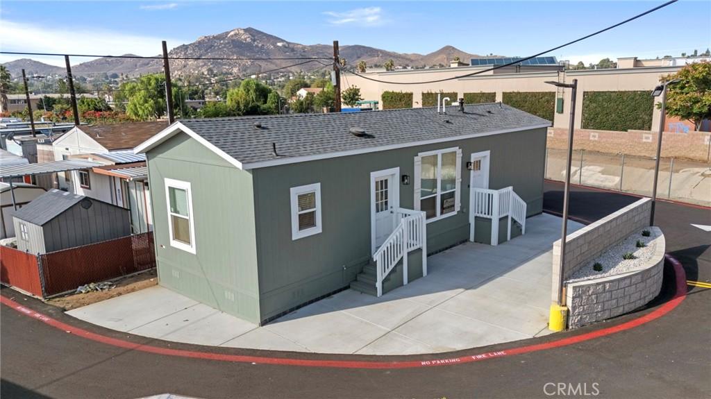 MLS #CV25241699 image #0