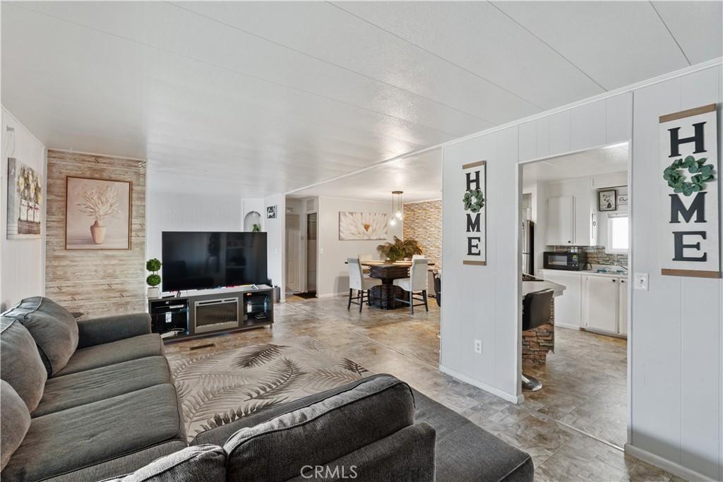 MLS #CV25242422 image #0