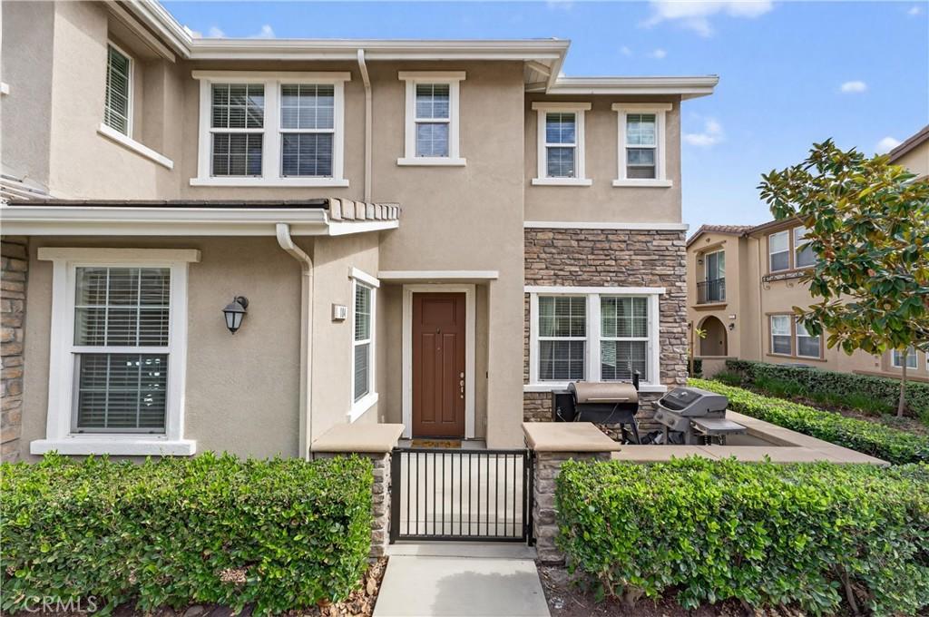 MLS #CV25245375 image #0