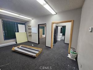MLS #CV25246291 image #0