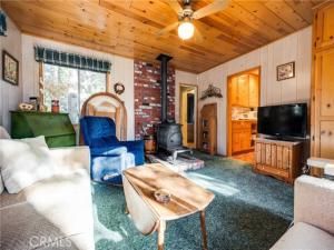 MLS #CV25249932 image #0