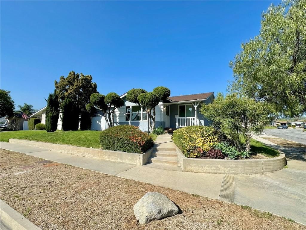 MLS #CV25256031 image #0