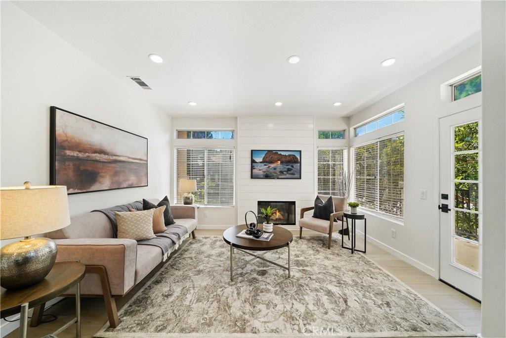 MLS #CV25261291 image #0