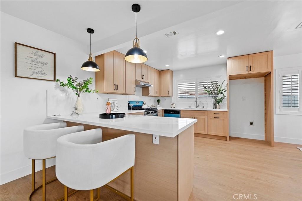 MLS #CV25262917 image #0