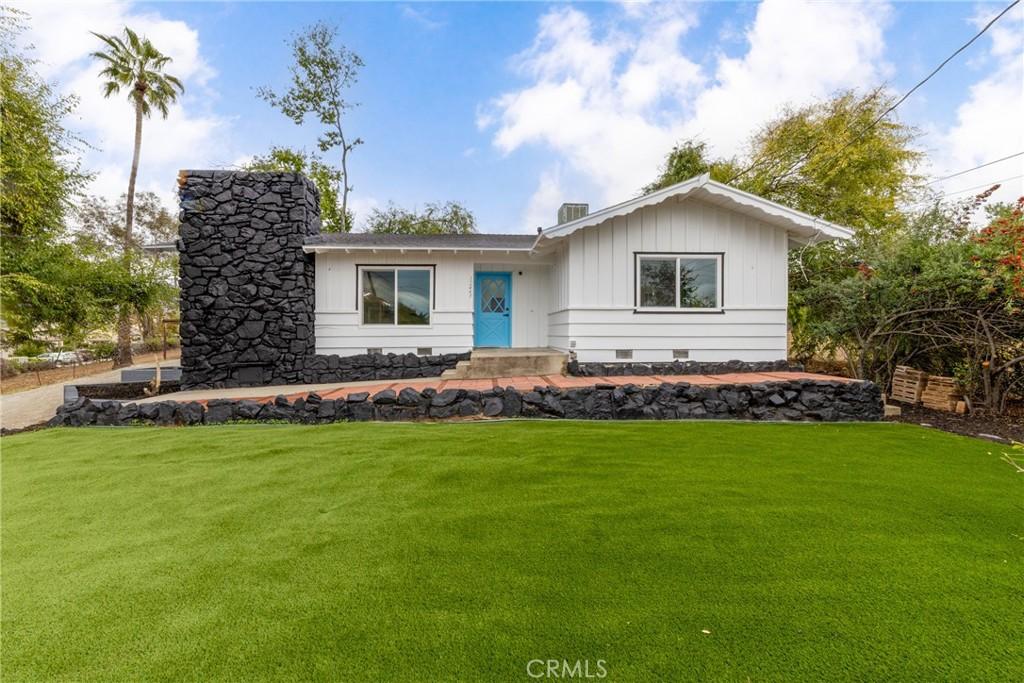 MLS #CV25264887 image #0