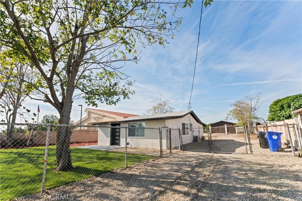 MLS #CV25266405 image #0