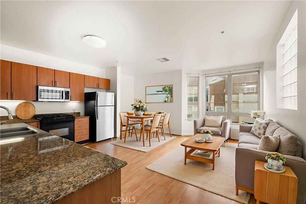 MLS #CV25266674 image #0