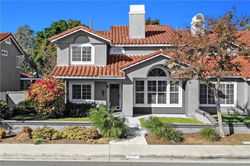 MLS #CV25268864 image #0