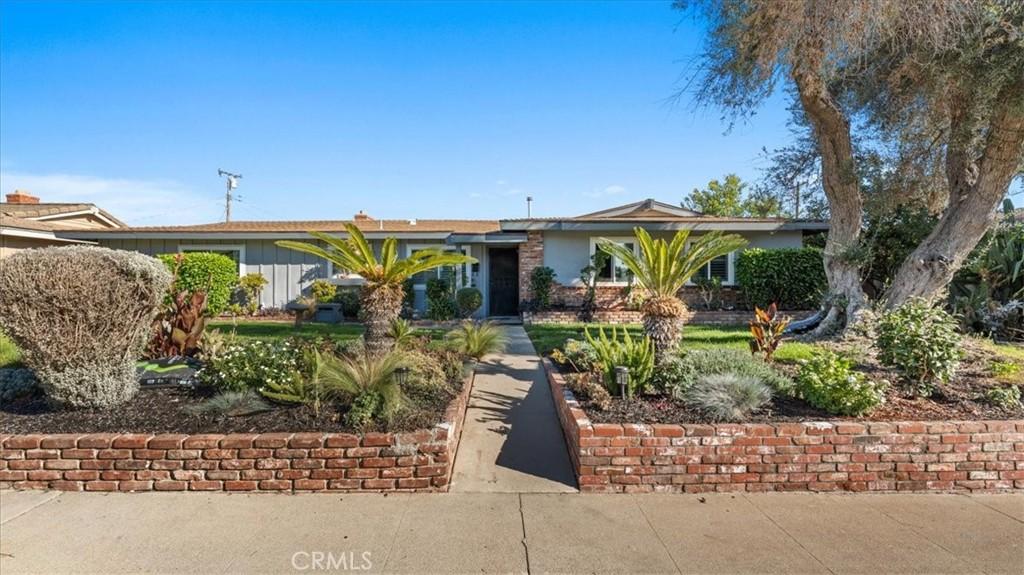 MLS #CV25271699 image #0