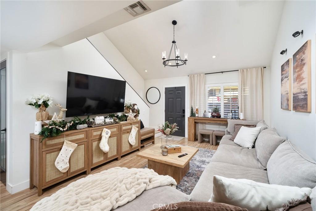 MLS #CV25272516 image #0