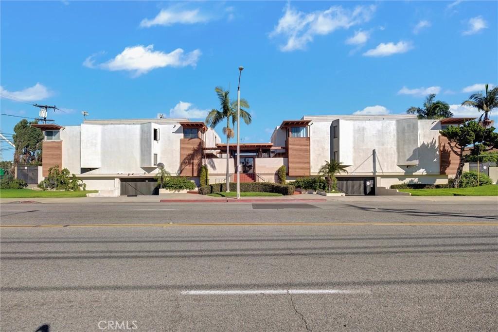 MLS #CV25272991 image #0