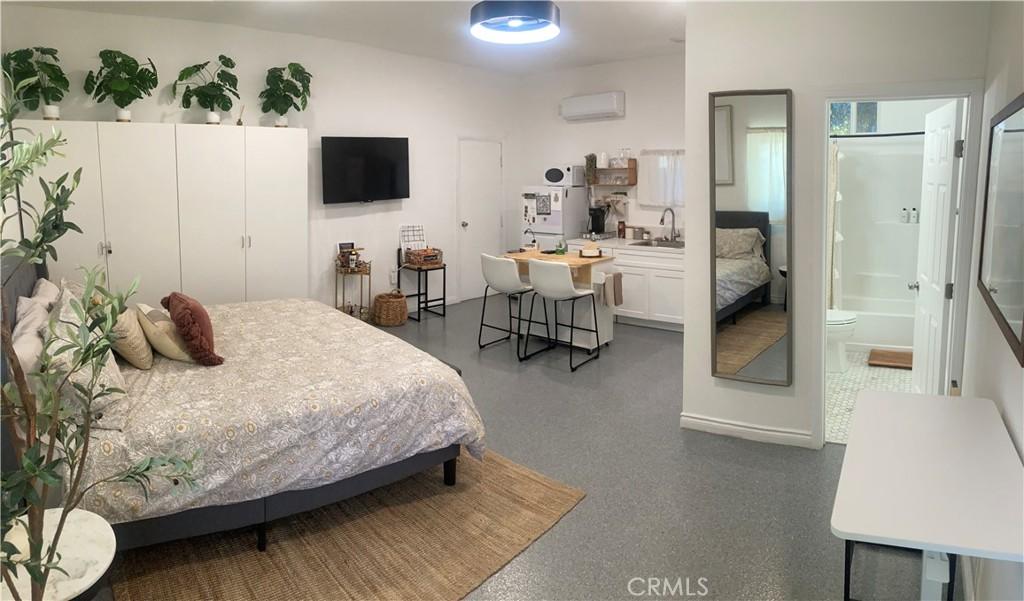 MLS #CV25275325 image #0