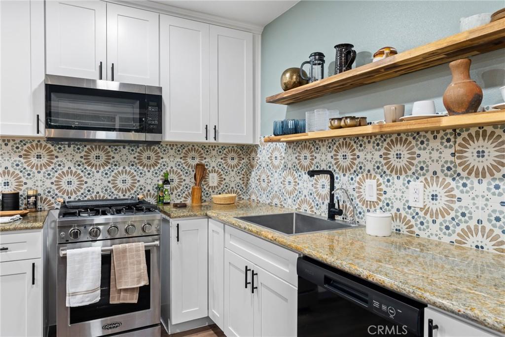 MLS #CV25282120 image #0