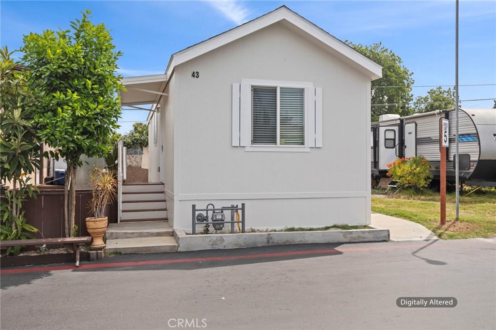 MLS #CV26068476 image #0