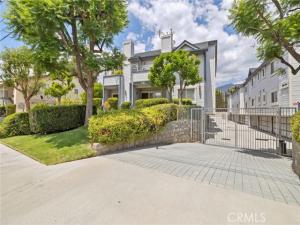 MLS #CV26118377 image #0