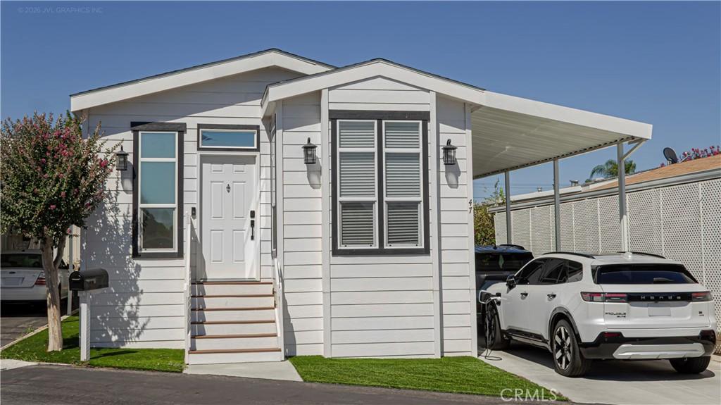 MLS #CV26136084 image #0
