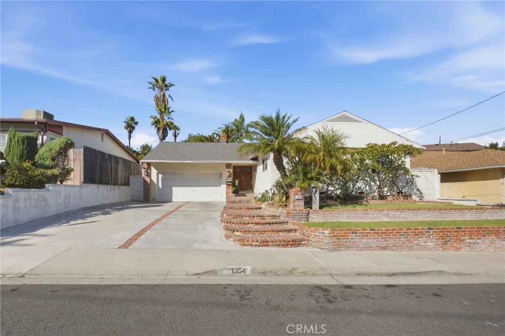 MLS #CV26138467 image #0
