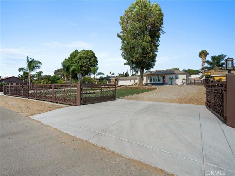 MLS #CV26165887 image #0