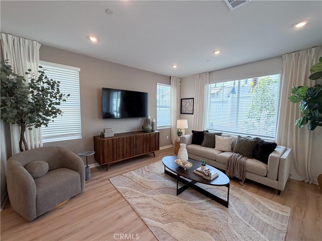 MLS #CV26166590 image #0
