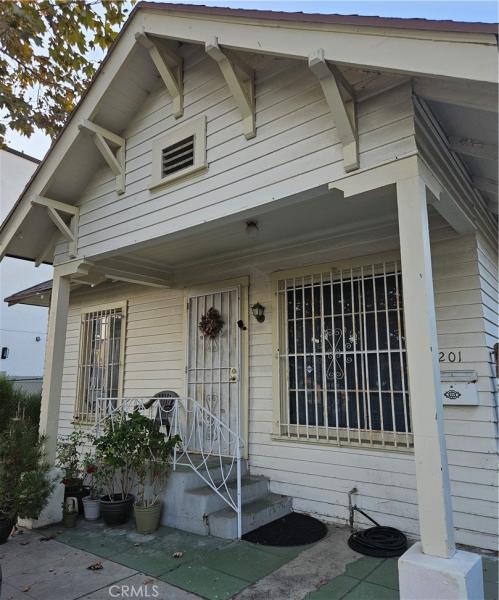 1201 Rolland Curtis Los Angeles CA 90037 | MLS #CV26189534 41 MLS #CV26189534 image #0