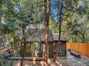 MLS #CV26225001 image #0