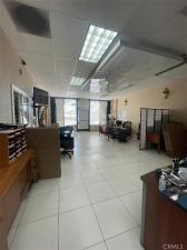MLS #DW23094667 img 0