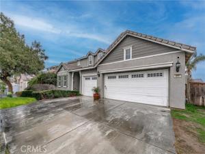 MLS #DW25056698 image #0