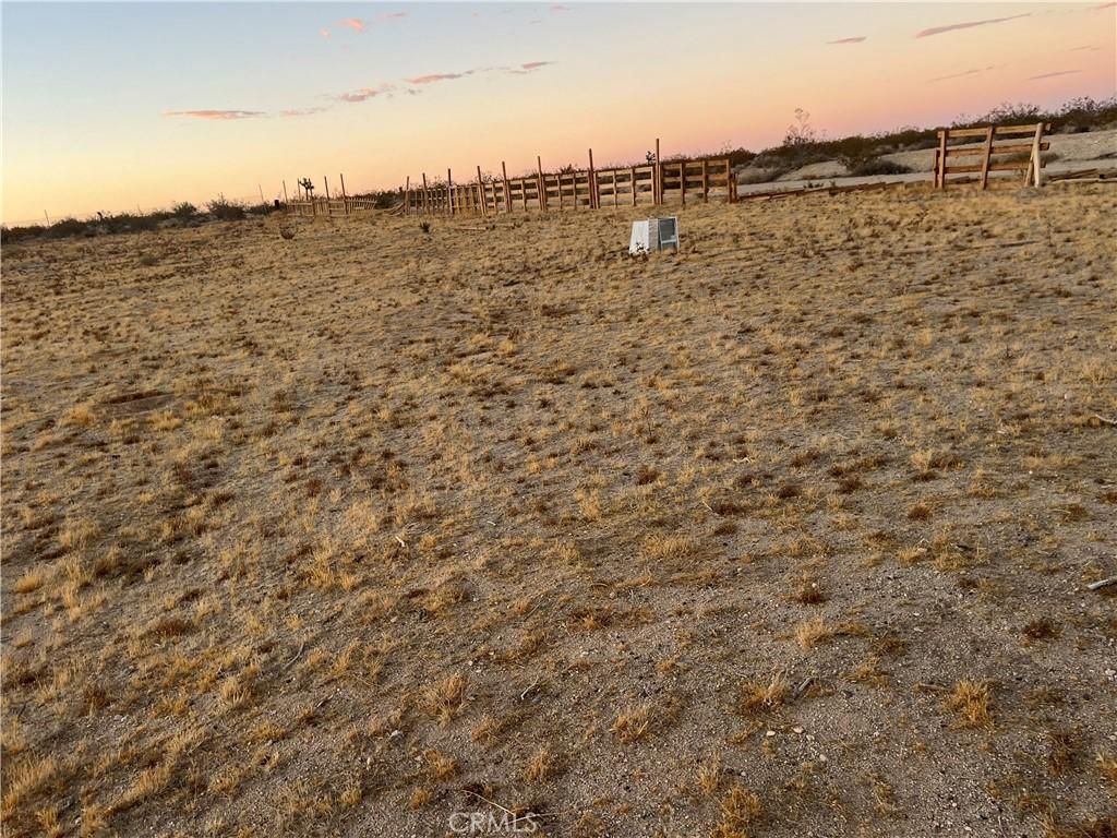 MLS #DW25056872 image #0