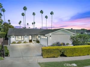 MLS #DW25069701 image #0