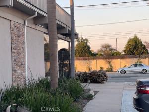 MLS #DW25069729 img 0